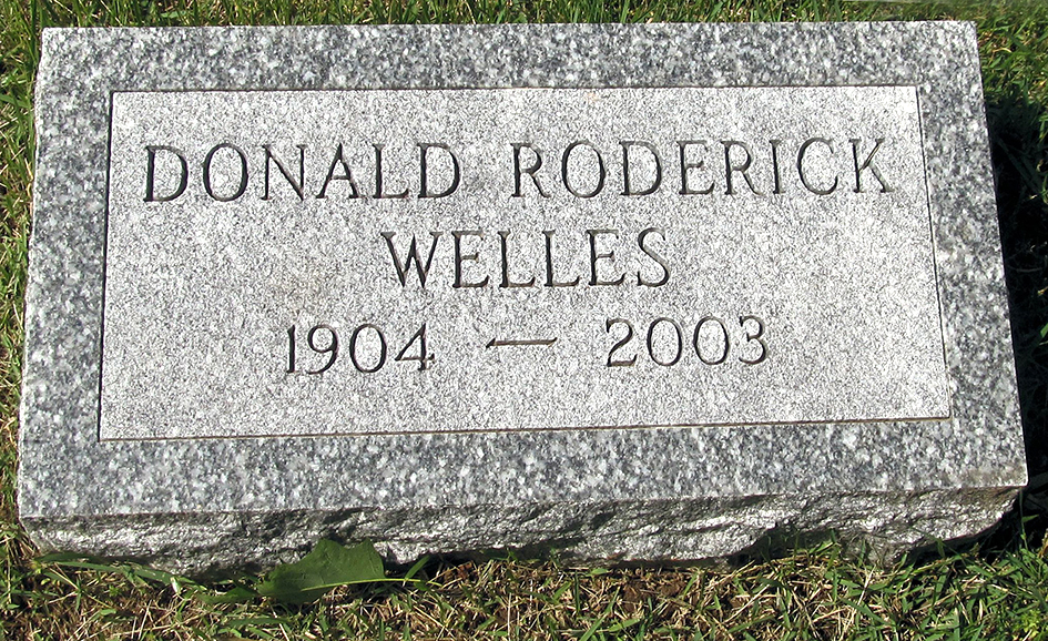Photo of headstones/Donald Roderick Welles 1904-2003 hdstn Old Drawyers Church Cem (Del)